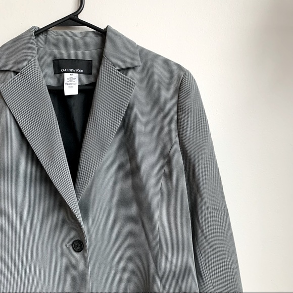 SOLD ON DEPOP - Jones New York Houndstooth One-Button Blazer - Picture 2 of 6